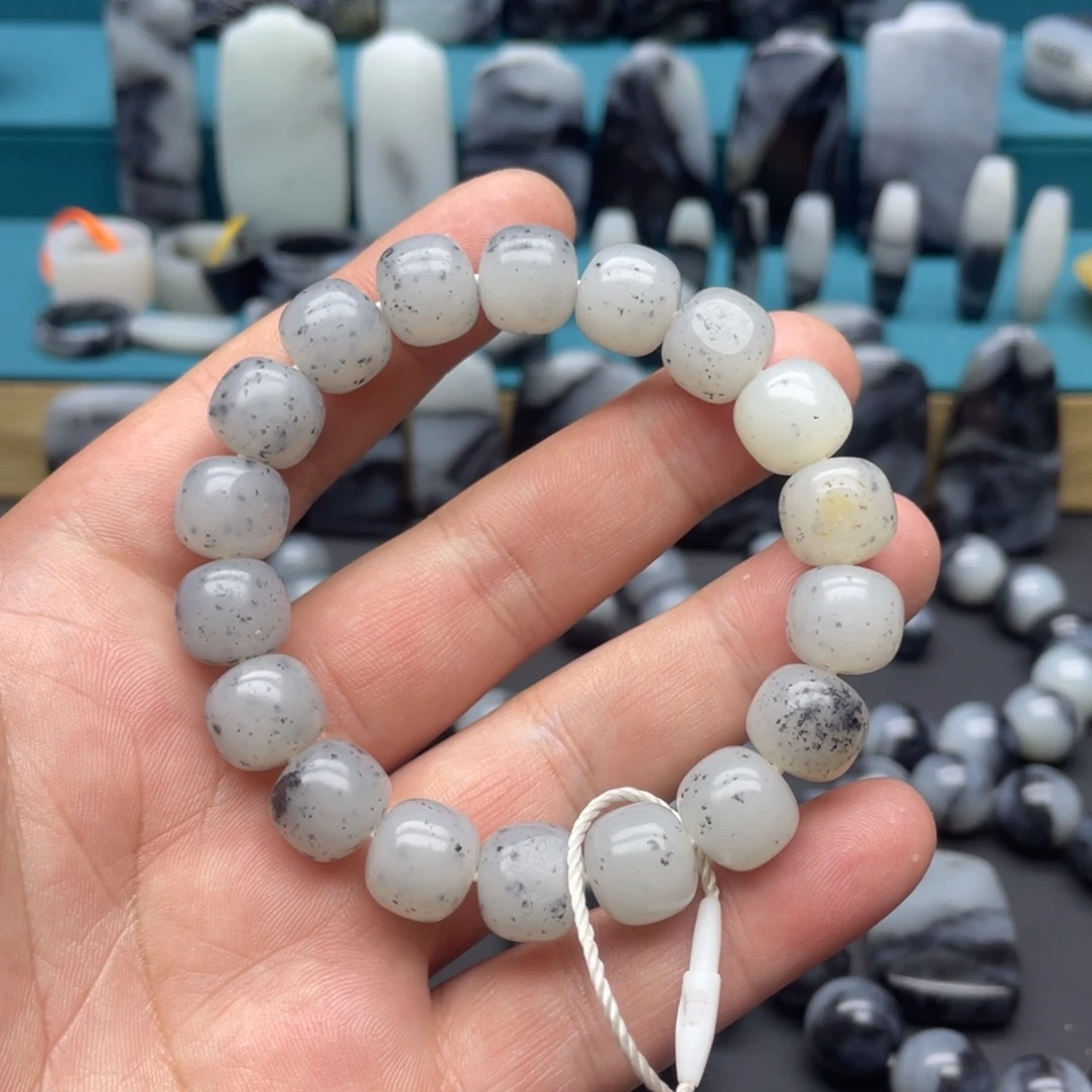 和田玉未镶嵌手串