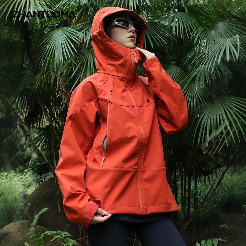 【专柜轻奢】户外软壳冲锋衣女2025秋季新款轻奢防水防风登山骑行休