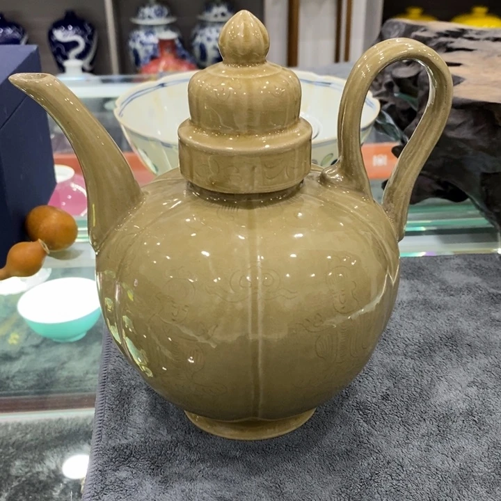 慈语臻藏越窑青瓷执壶溧****?