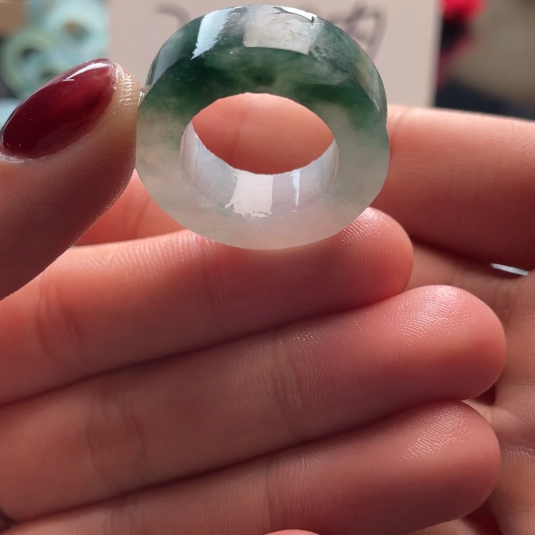 定制翡翠未镶嵌嗯****好戒指