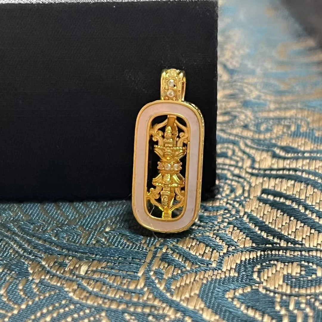18k金白贝金刚杵吊坠
