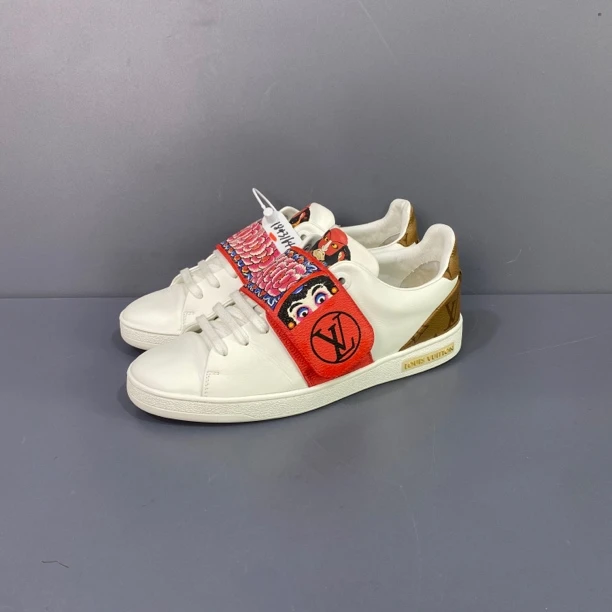 95新 LouisVuitton/路易威登 37.5脸谱魔术贴板鞋穿几次休闲鞋245