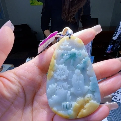 颈饰未镶嵌翡翠一个