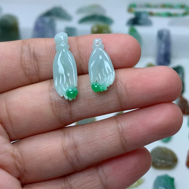 吊坠(不含链)未镶嵌翡翠