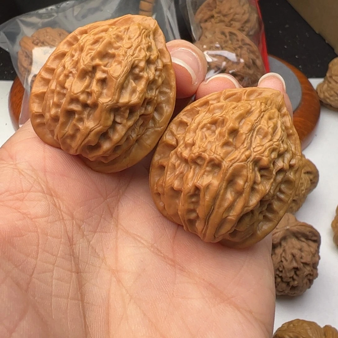 文玩核桃吊坠金牛32福利