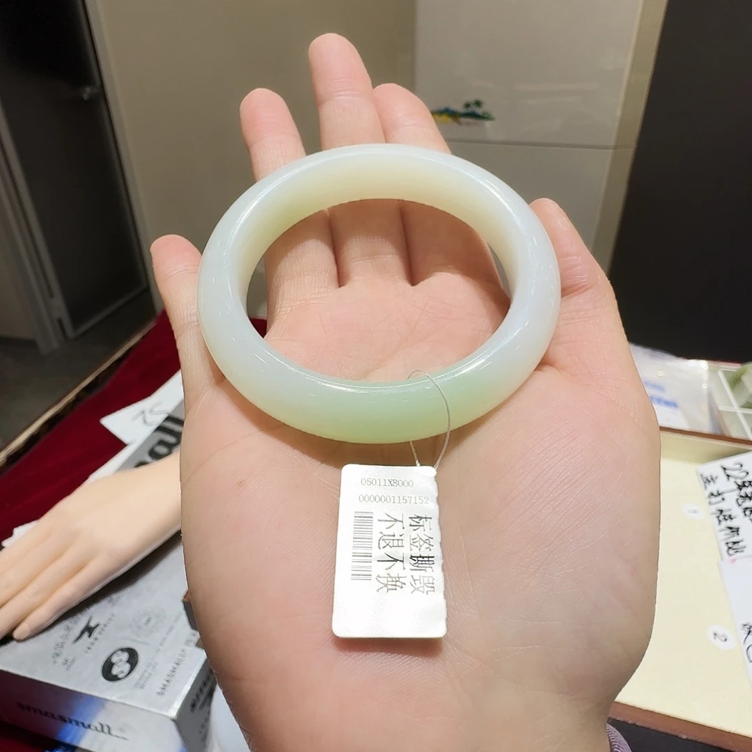 …***…和田玉未镶嵌手镯246