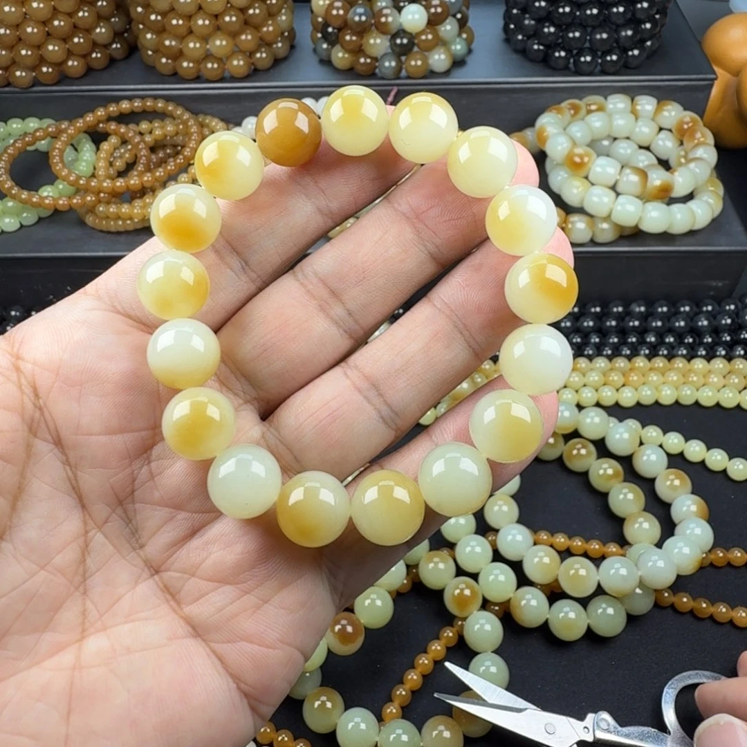 蓝***翼和田玉未镶嵌手链