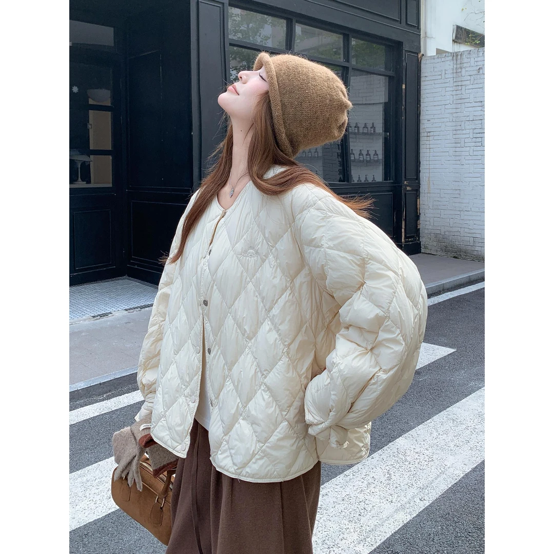 米白色菱格轻薄保暖90绒羽绒服女冬2025新款韩系设计感小个子短款