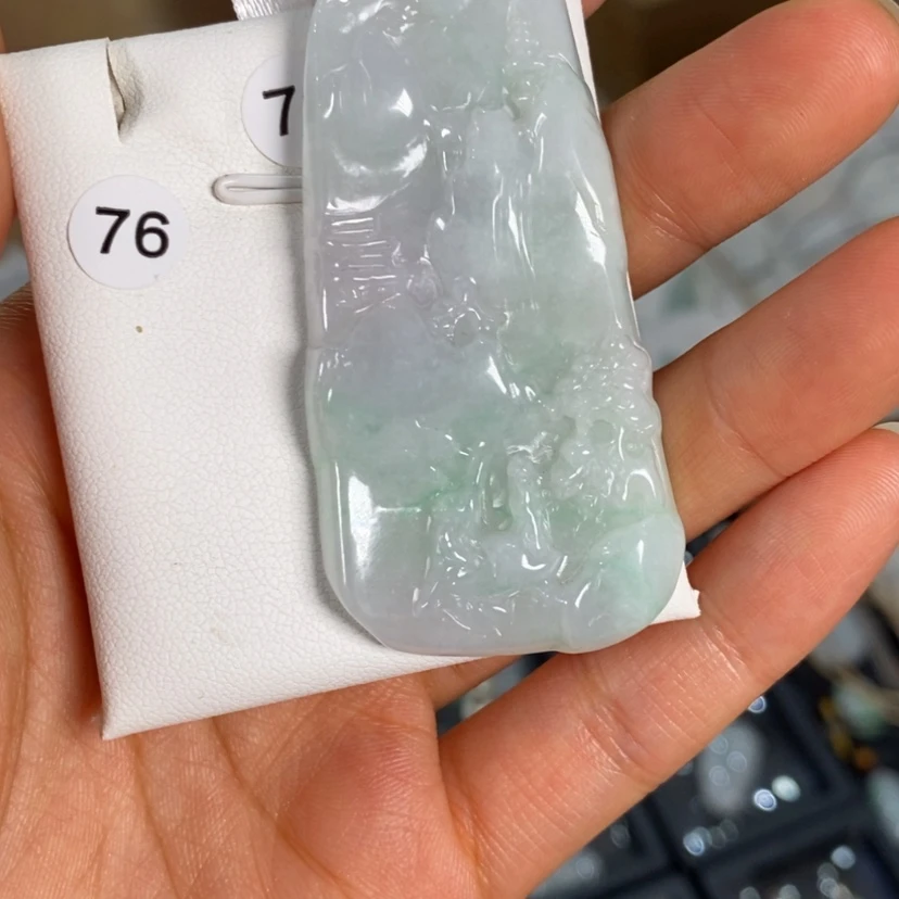 【闪购商品】翡翠未镶嵌颈饰静****?