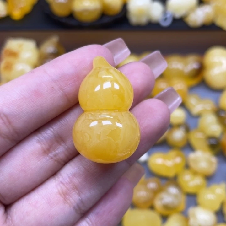 琥珀未镶嵌珠宝奇石