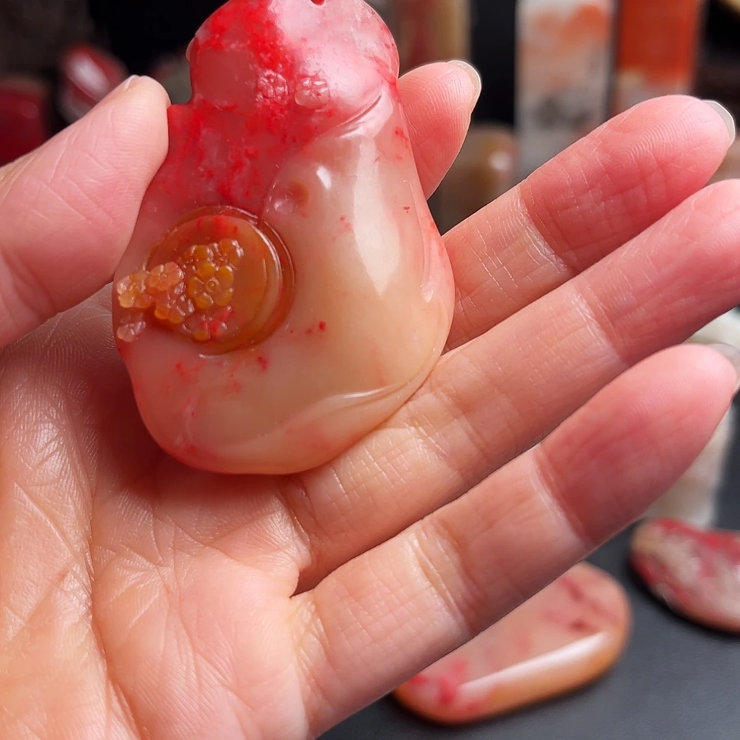 其他巴林石鸡血石手玩件