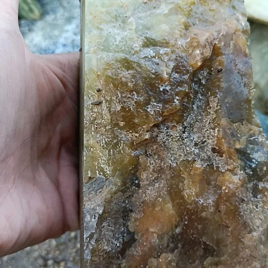 未镶嵌蛇纹石玉珠宝奇石