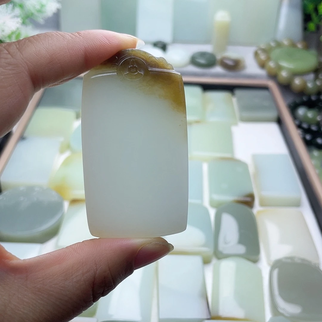 颈饰未镶嵌和田玉（糖玉）马****6