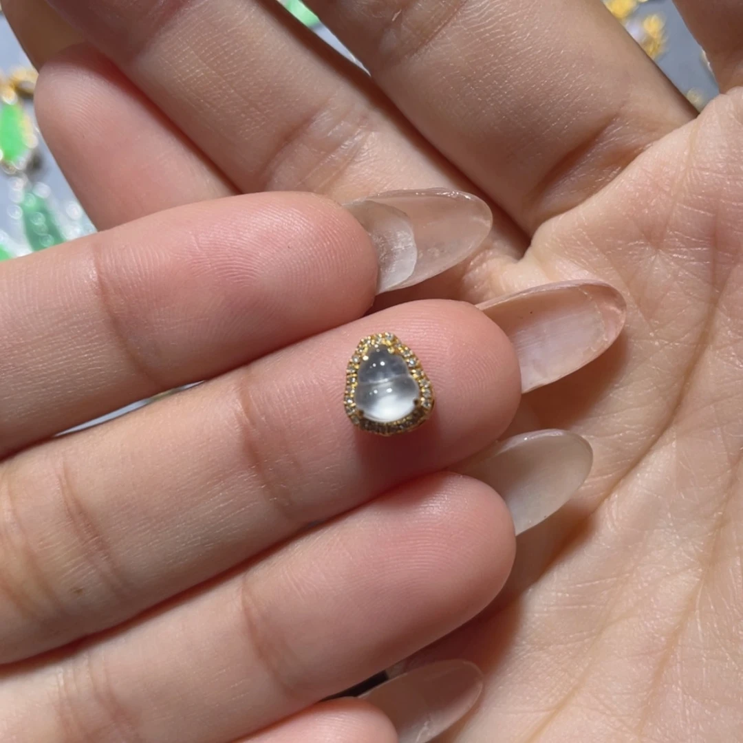 【闪购商品】翡翠18K金镶嵌颈饰