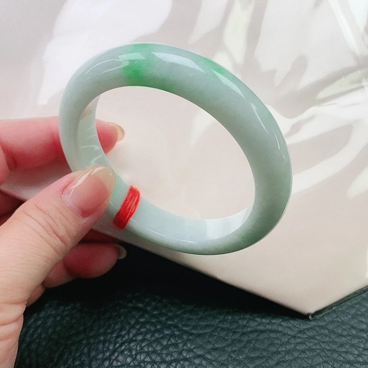 翡翠手镯未镶嵌翡翠250