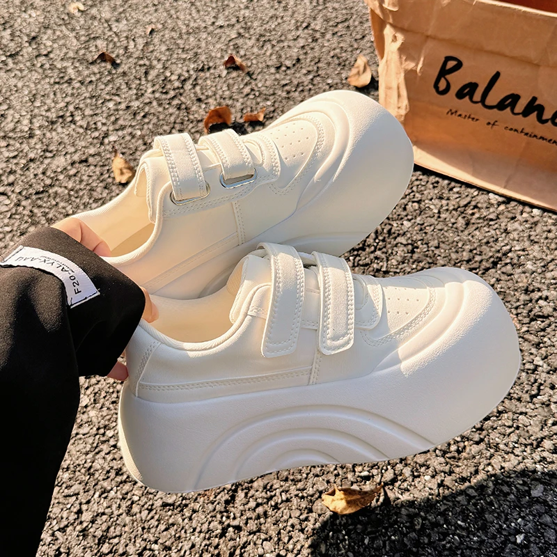 安踏联名WONST厚底小白鞋女增高松糕鞋女新款秋冬运动鞋百搭配阔