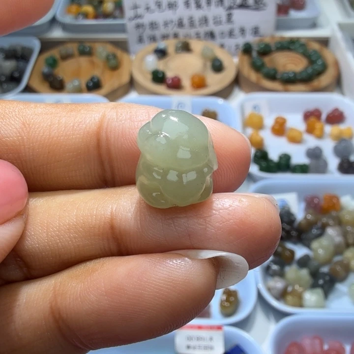 和田玉未镶嵌珠宝奇石