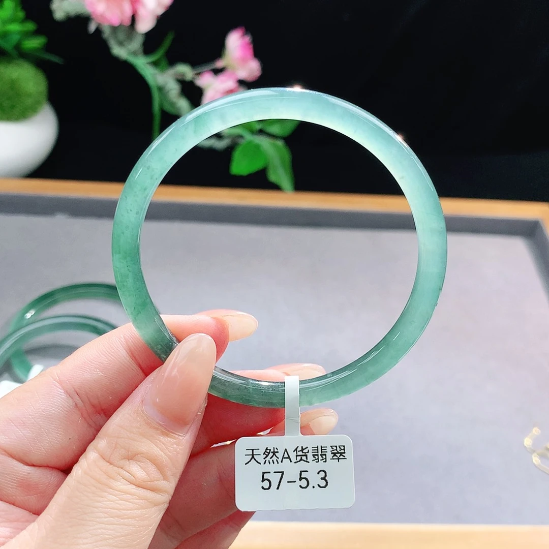 未镶嵌手镯（圆镯）翡翠