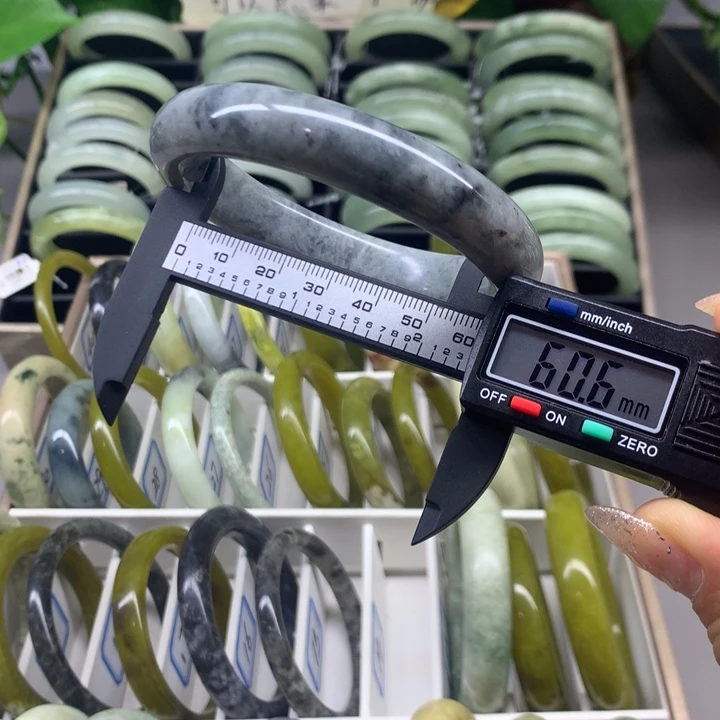 蛇纹石玉未镶嵌手镯14