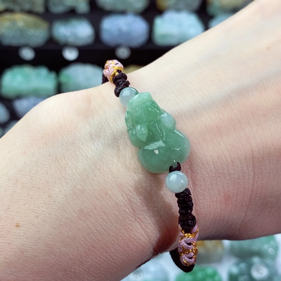 翡翠颈饰未镶嵌天然