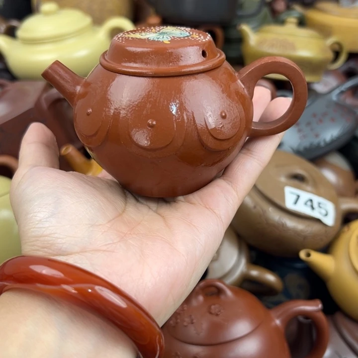紫砂茶壶有一丢口水