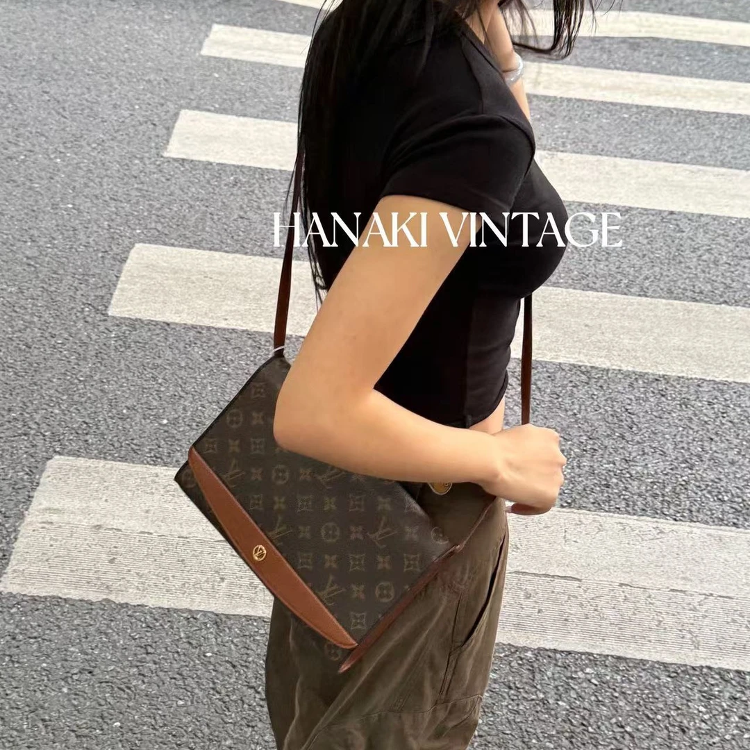 95新 LouisVuitton/路易威登 花绮中古/LV老花红皮信封斜挎包
