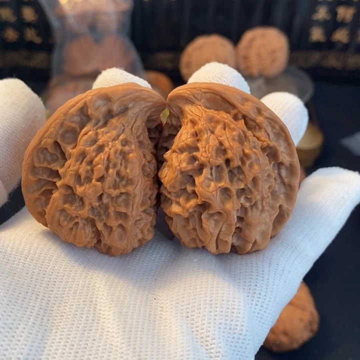 文玩核桃吊坠鹰嘴半壁41