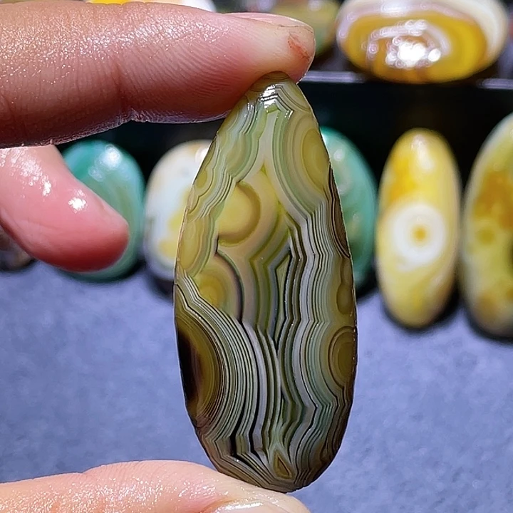 听***儿玛瑙/玉髓未镶嵌珠宝奇石