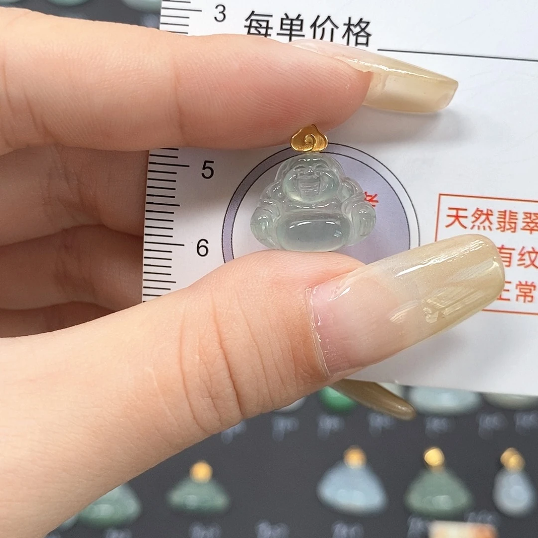 颈饰足银镶嵌翡翠