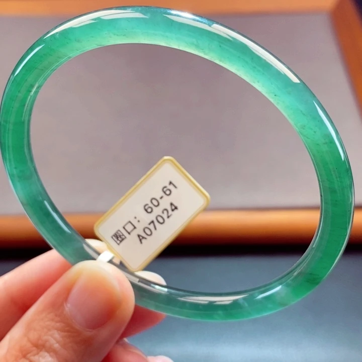 翡翠未镶嵌手镯天然翡翠手镯42