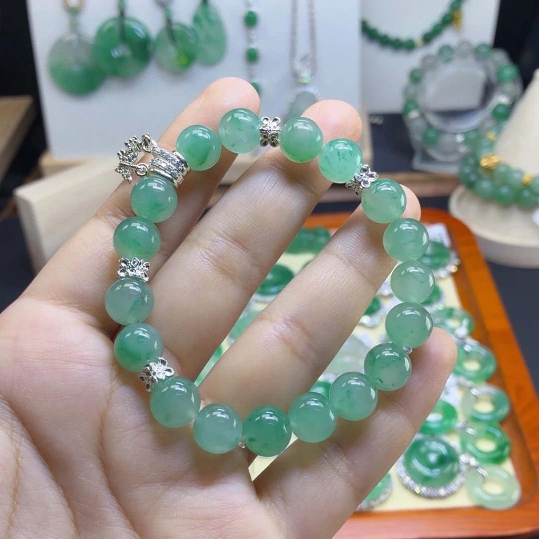 石英质玉（非洲翠）未镶嵌颈饰