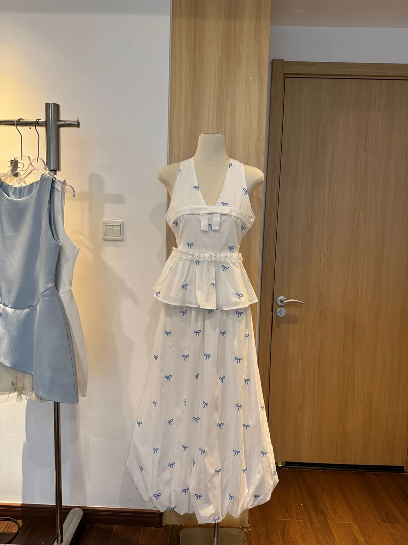 【CC小众设计】蝴蝶结吊带连衣裙女2025夏蕾丝刺绣无袖长裙套装4588