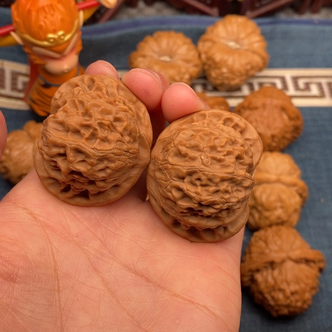 文玩核桃把件41全品桃心灯