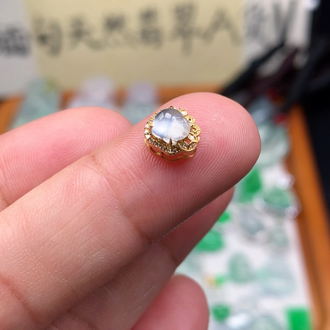 翡翠裸石缅甸天然A货翡翠冰种金蟾小滴溜