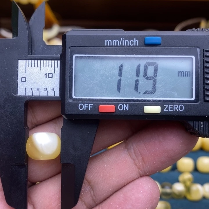 裸石琥珀未镶嵌46号11.9*9.1喇叭口微瑕