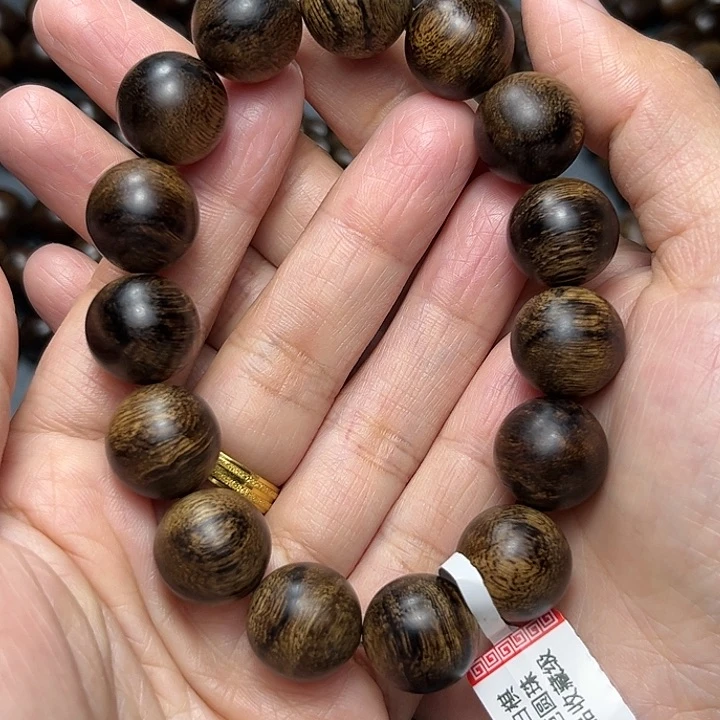 沉香手串白棋留疤