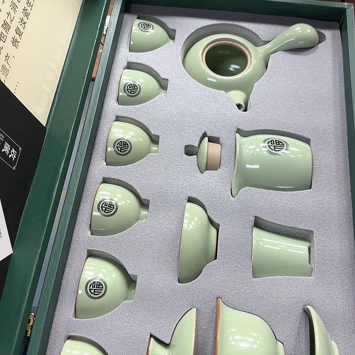 孤品茶具套装等。