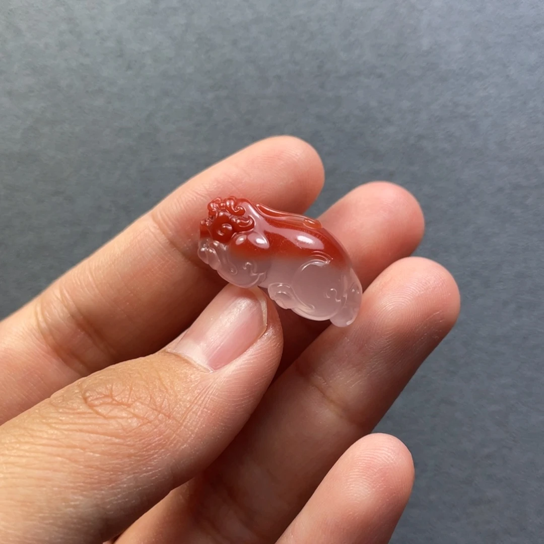 南红玛瑙配饰未镶嵌貔貅