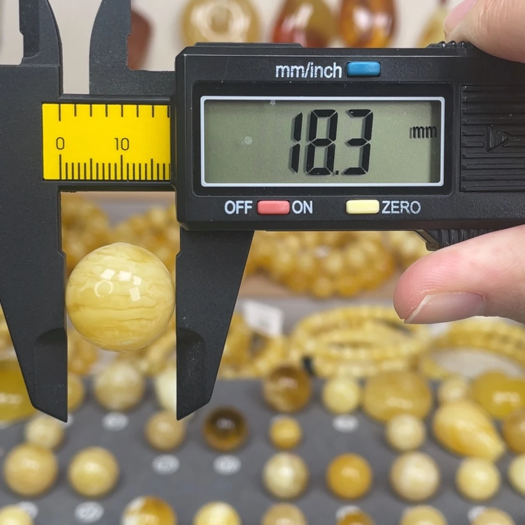 琥珀未镶嵌裸石62