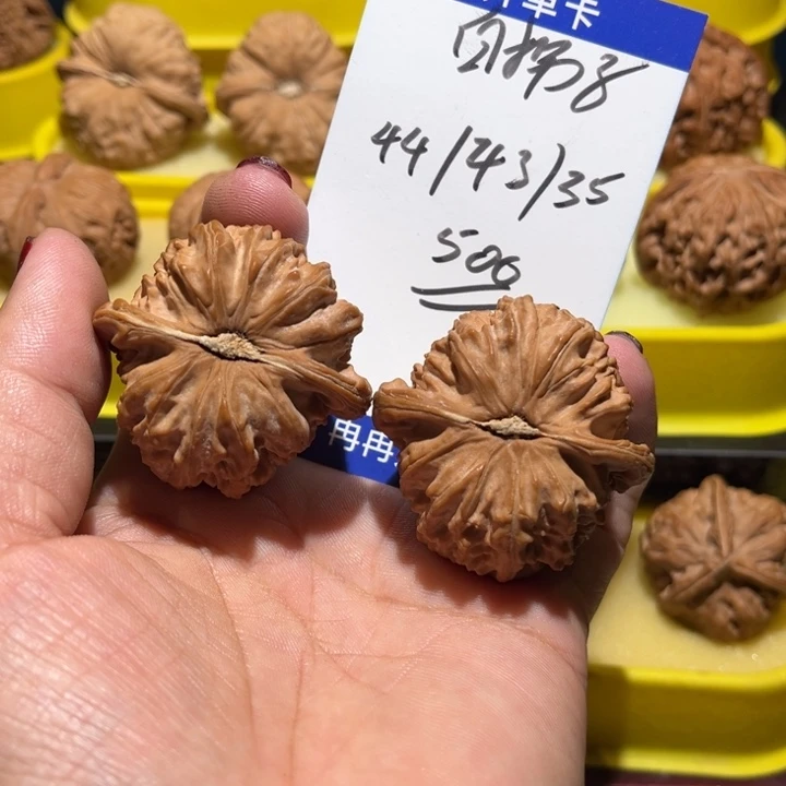 吊坠桃核白狮子全品