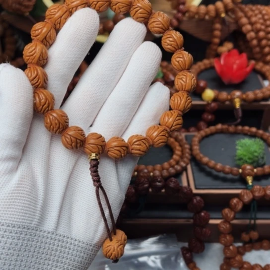 吊坠桃核13祥云手持