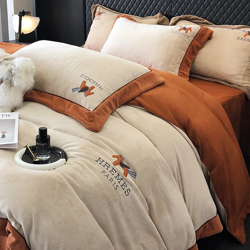 【小马】秋冬高克重加厚保暖绒牛奶绒床单床上用品被套四件套