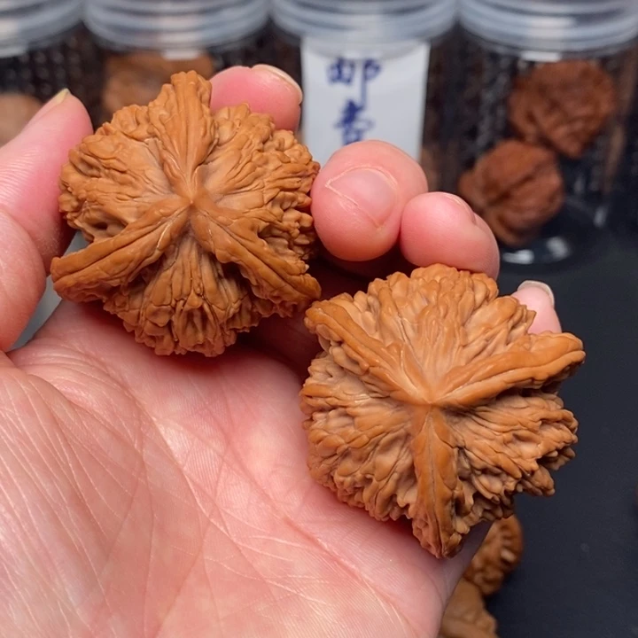 文玩核桃吊坠Y**Y虎头虎头