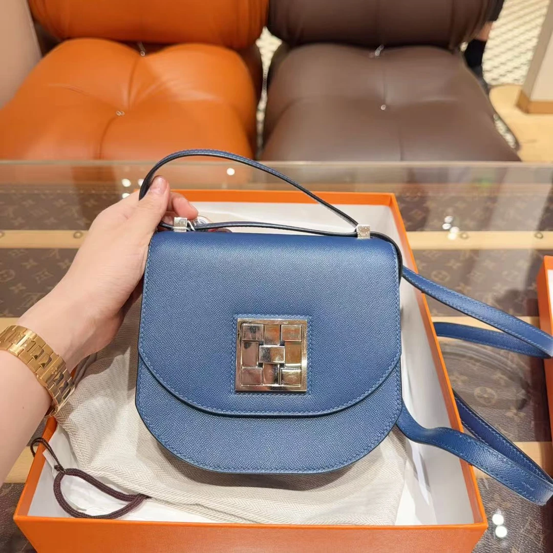 99新 Hermes/爱马仕 马赛克S4 深邃蓝银扣斜挎包！e皮！Z 刻！