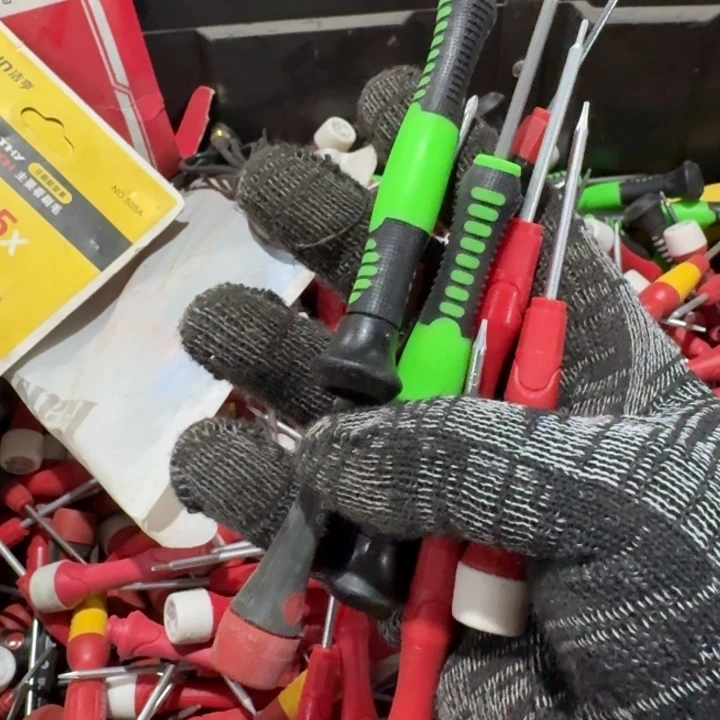 12把螺丝刀钟表发