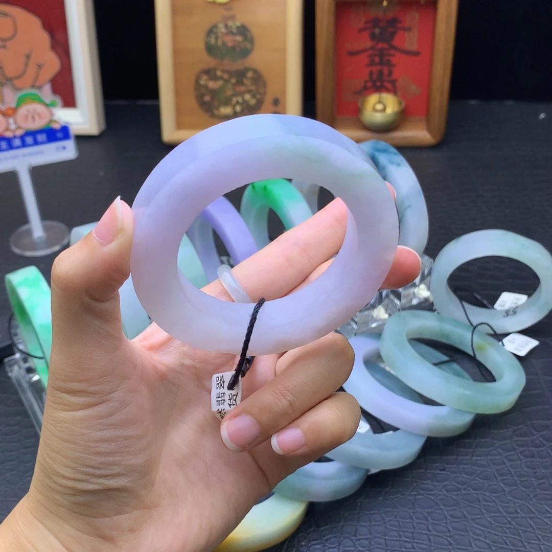 定制翡翠未镶嵌翡翠手镯