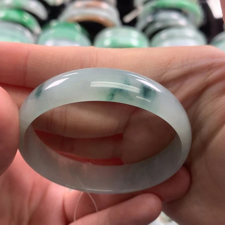 翡翠手镯未镶嵌公主