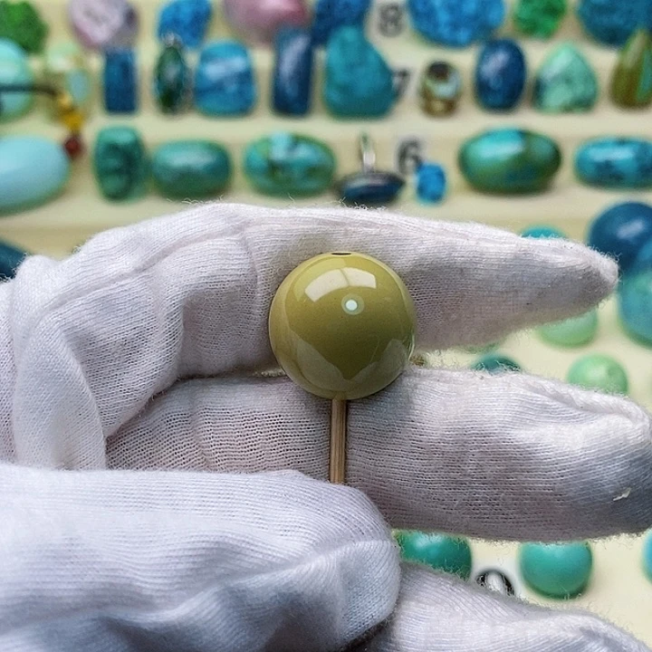 绿松石配饰未镶嵌