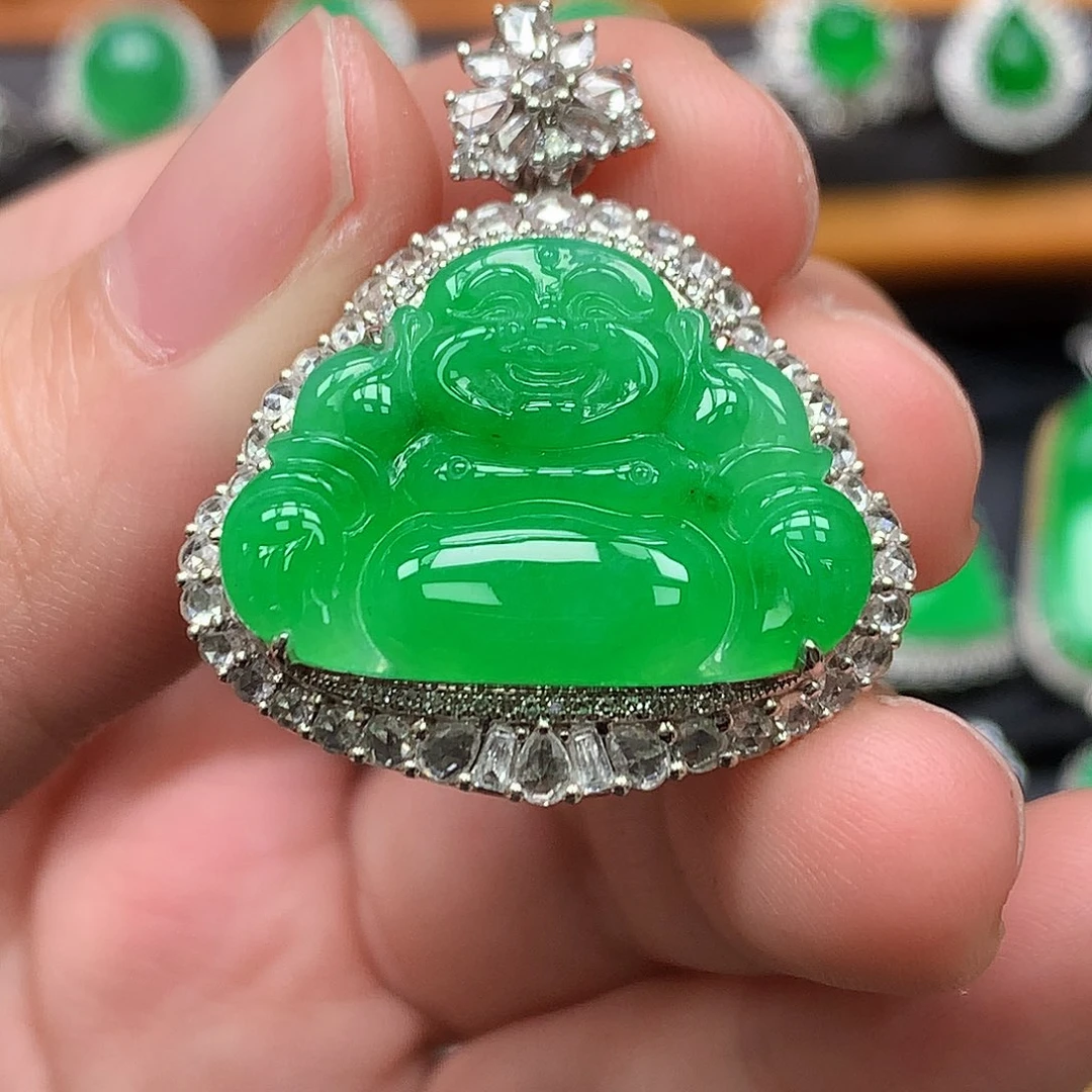 翡翠18K金镶嵌颈饰