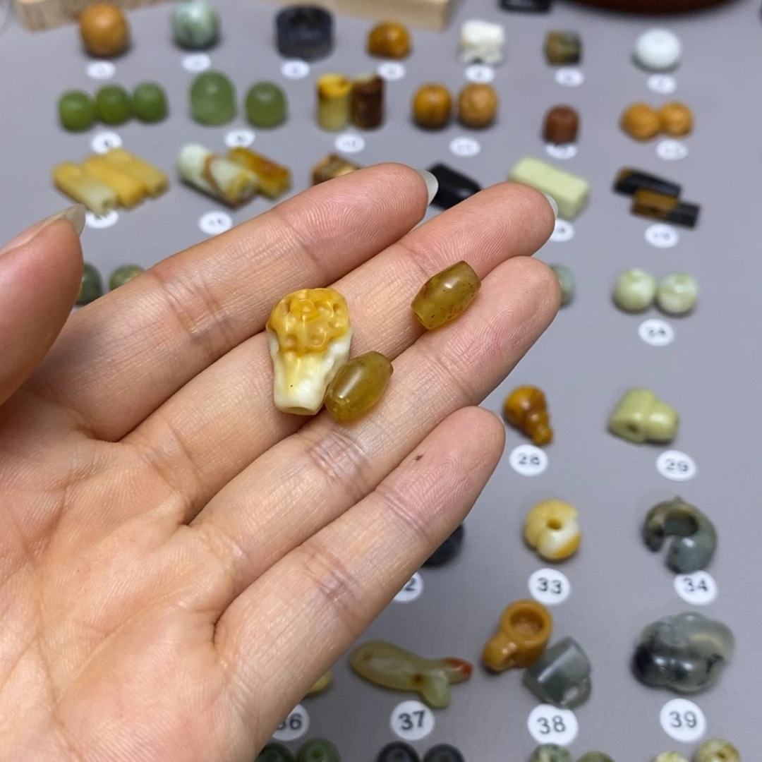 蛇纹石玉配饰合金M****i